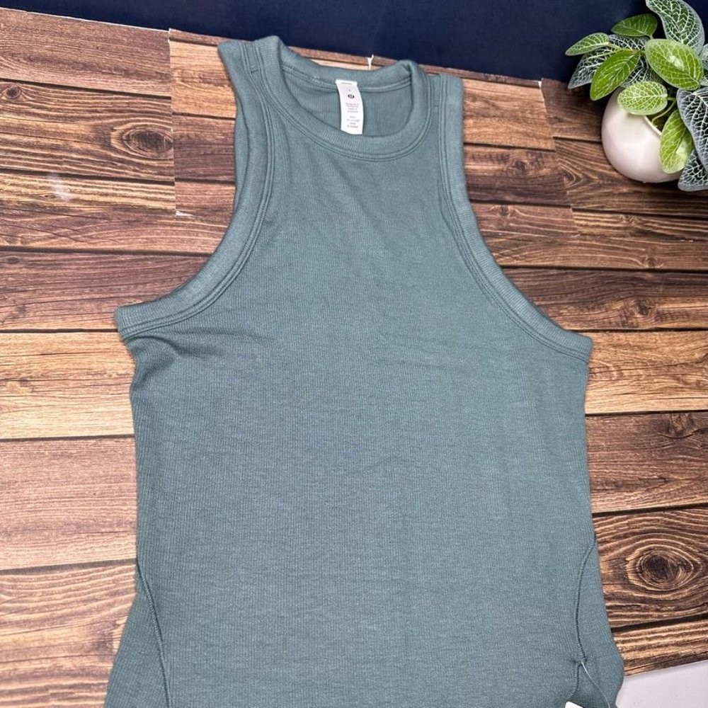 Lululemon Hold Tight Tank Top NWT Size 2 (TIDT) *Ribbed Texture* - Picture 4 of 10